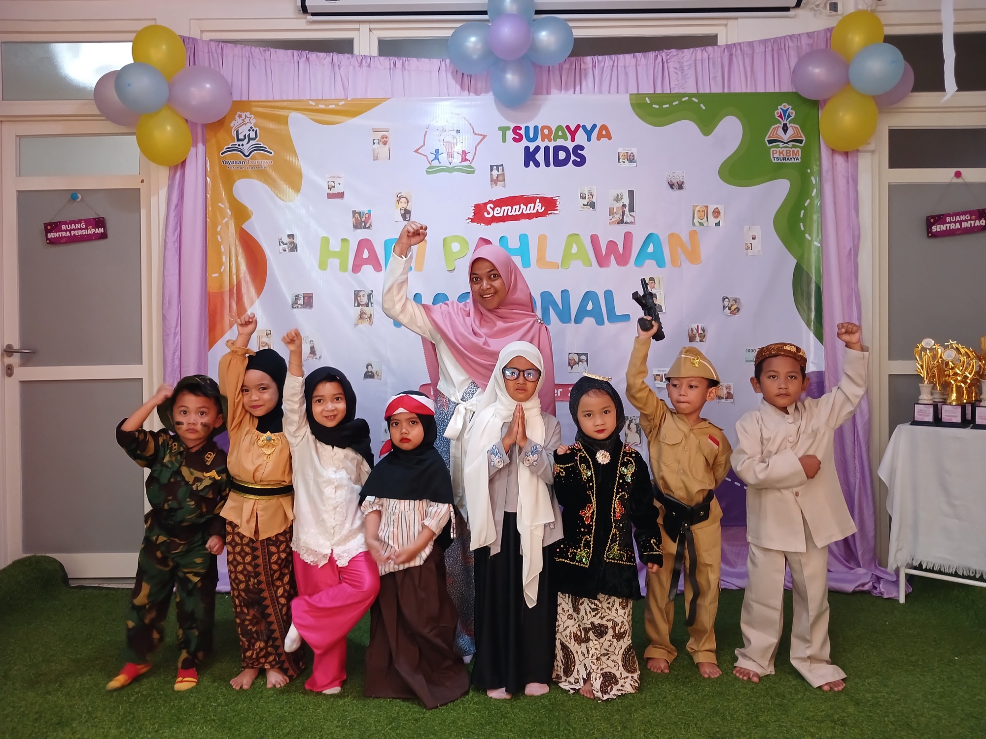 Pelajar di ekosistem pendidikan Tsurayya