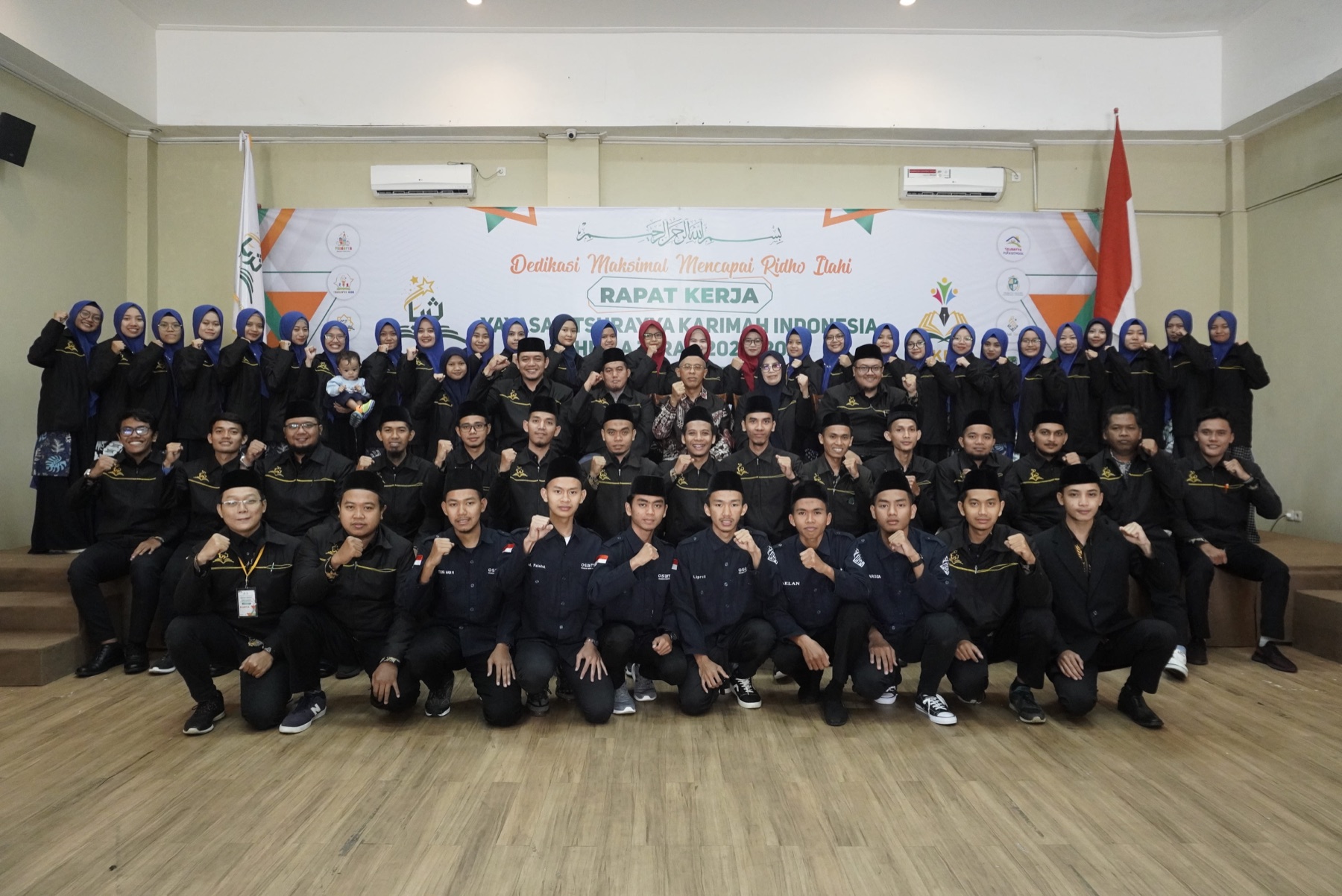 Tim pendidik dan pengurus Yayasan Tsurayya